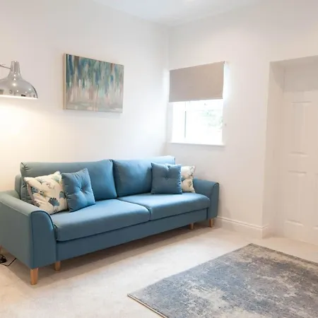 The Comet - 5 Separate Beds & 3 Bathrooms Burton-upon-Trent Exterior photo
