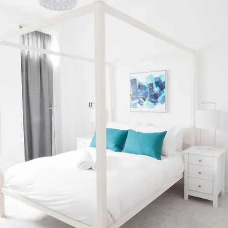 The Comet - 5 Separate Beds & 3 Bathrooms Burton-upon-Trent Exterior photo