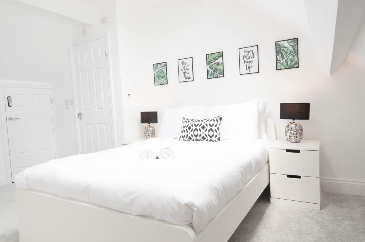 The Comet - 5 Separate Beds & 3 Bathrooms * Burton-upon-Trent
