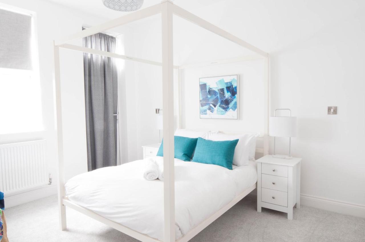 The Comet - 5 Separate Beds & 3 Bathrooms * Burton-upon-Trent