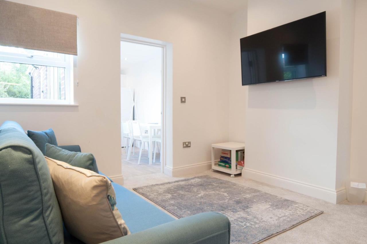 The Comet - 5 Separate Beds & 3 Bathrooms Holiday home Burton-upon-Trent